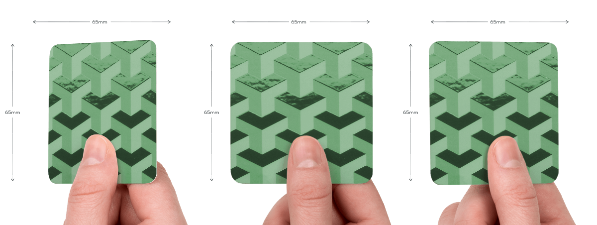 Main qui tient une Carte de Visite Coins Arrondis avec design en 3D sous divers angles