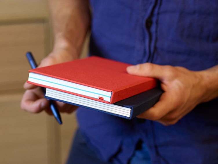 How to craft the perfect postcard