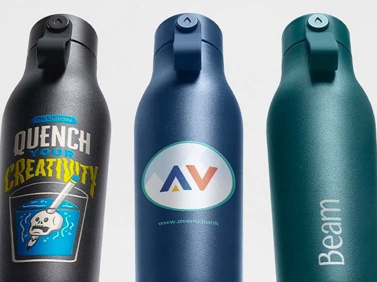 4 diseños de botellas frescos como el agua