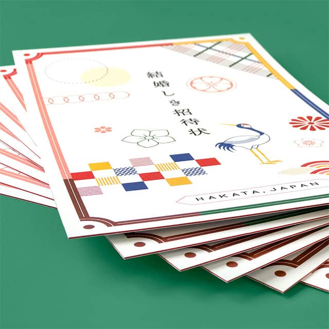 Pile de cartes postales épaisses Luxe inspirées par le Japon et conçues par Emmi Murao