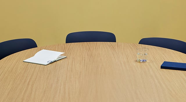 Table et chaises de salle de conférence