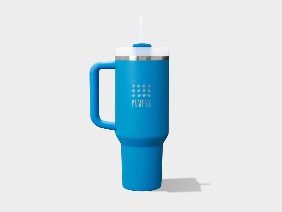 Blue travel mug with handle, straw, and "PAMPEZ" logo.